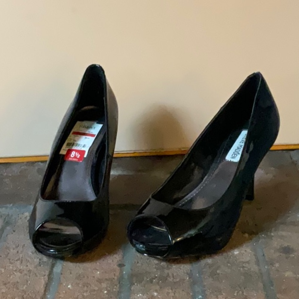 NEW Steve Madden Size 8.5 Black Patent Pyper Heels